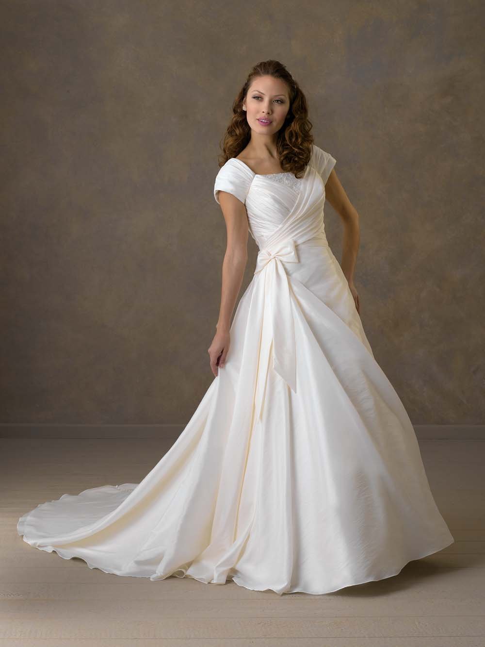 vintage-wedding-dresses-with-sleeves