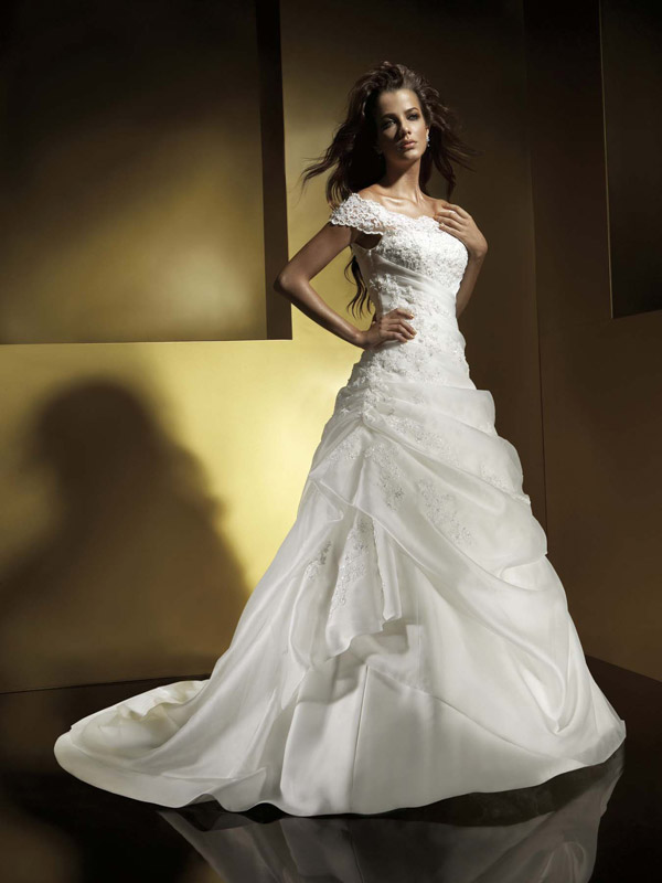 wedding-gowns-with-sleeves-pictures