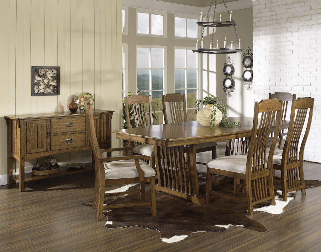 Interesting Craftsman Dining Room Design with Wooden Furniture Decorating Idea