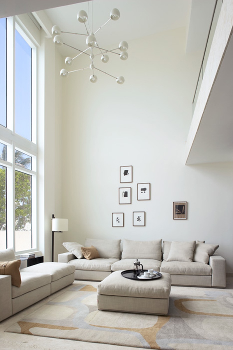 Modest Beach House Living Room Design