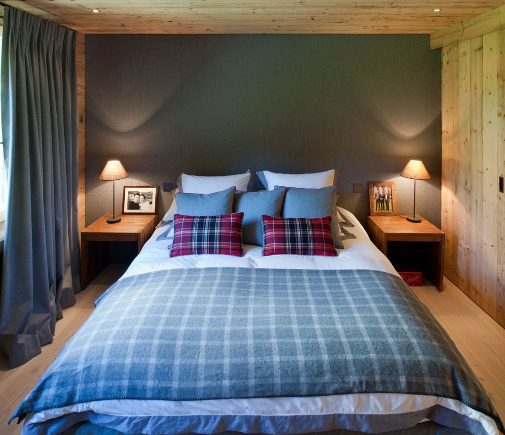 cozy-traditional-bedroom-with-flannel-duvet-cover-and-wool-cashmere-fabric-headboards-design-ideas