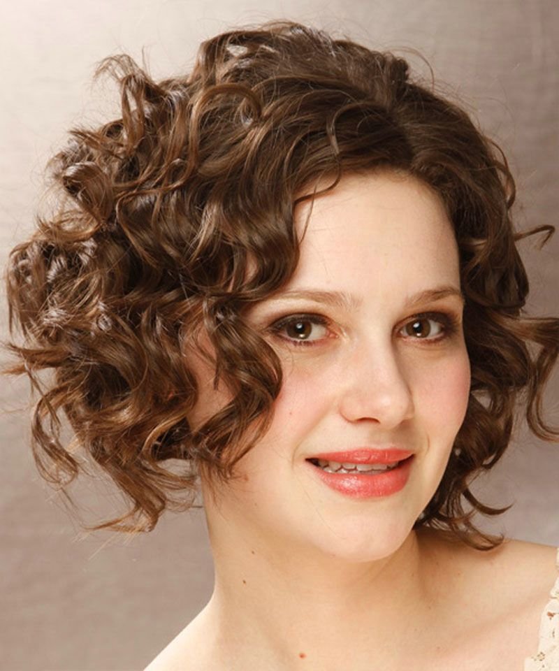 Short Curly Hairstyles For Round Faces