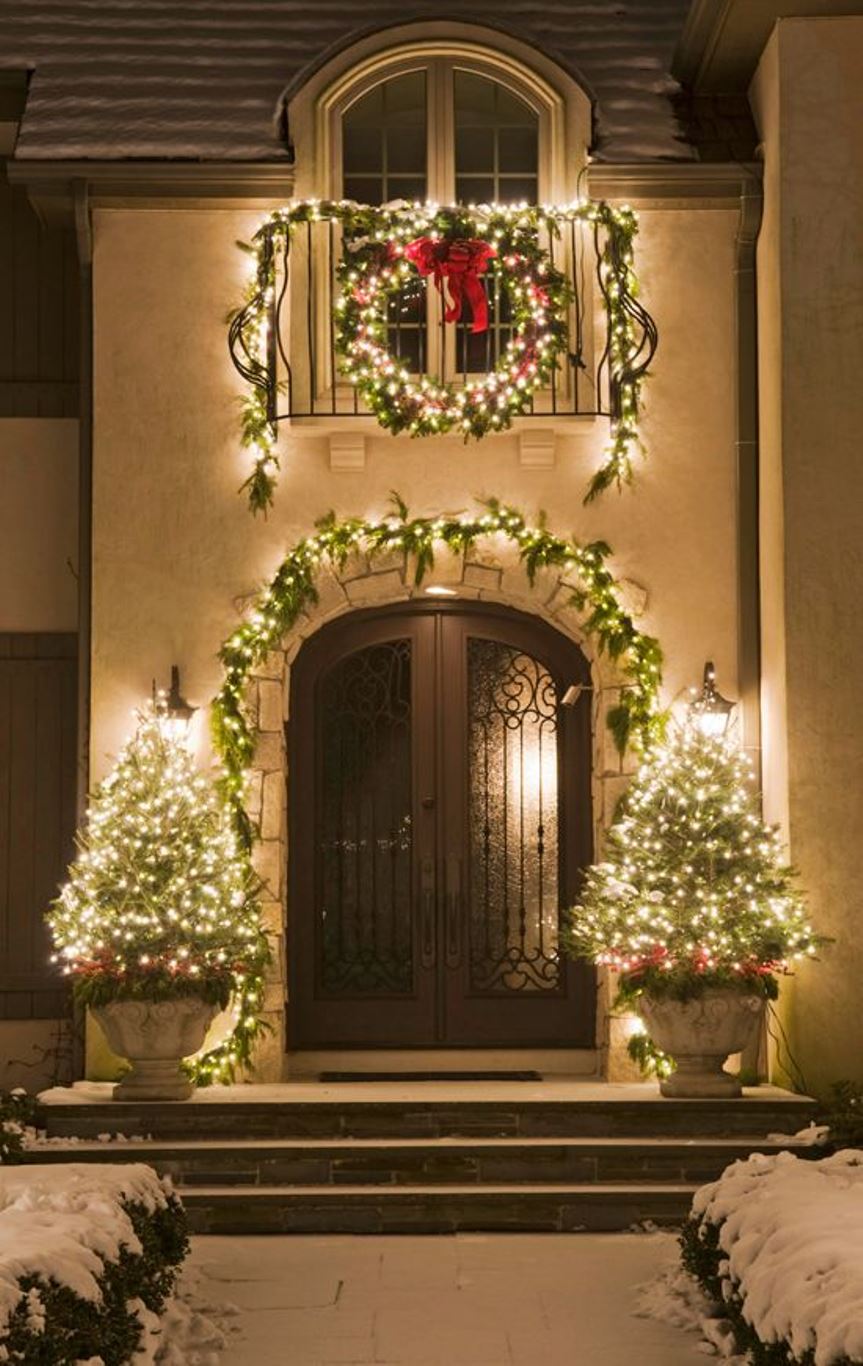 25 Amazing Outdoor Christmas Decorations  Feed Inspiration