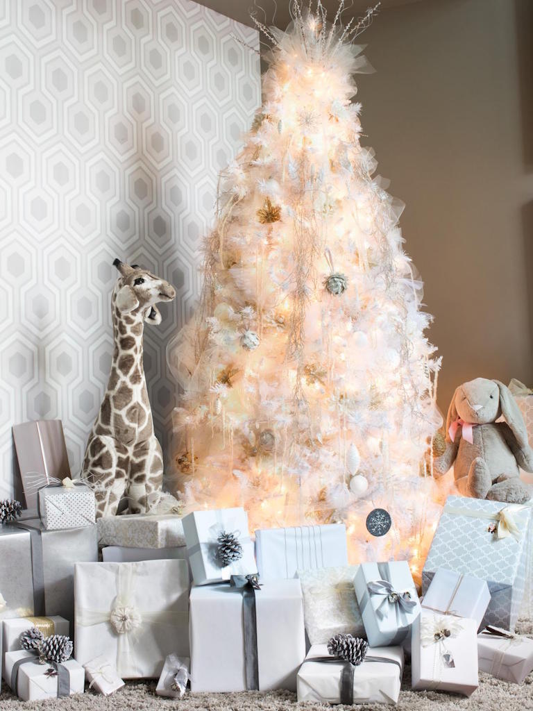 Christmas Tree Decorating Ideas White And Silver Decorating