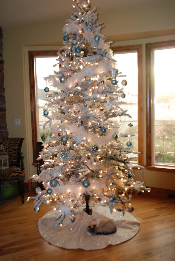 Decoration Ideas For White Chirstmas Tree
