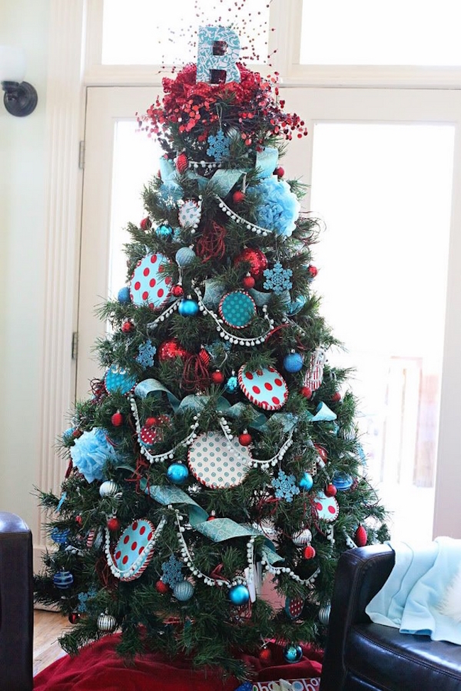 Unique Christmas Tree Decorating Idea