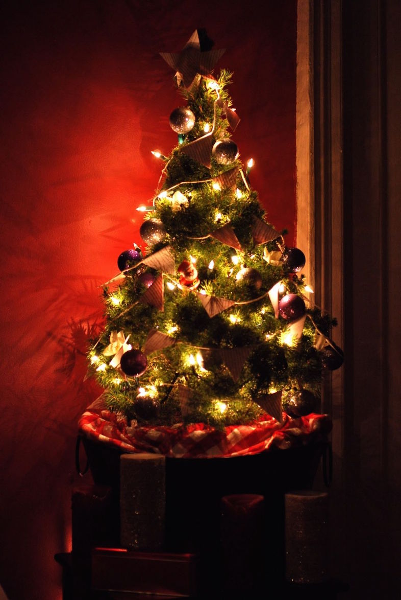 christmas tree with rolled triangle cardboard lights inspiring ideas