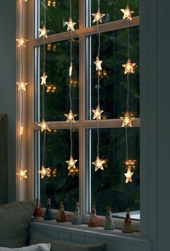 christmas window decor with star lights