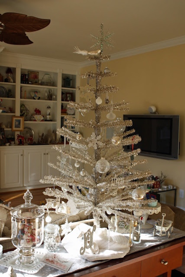 silver with white christmas tree decorations ideas