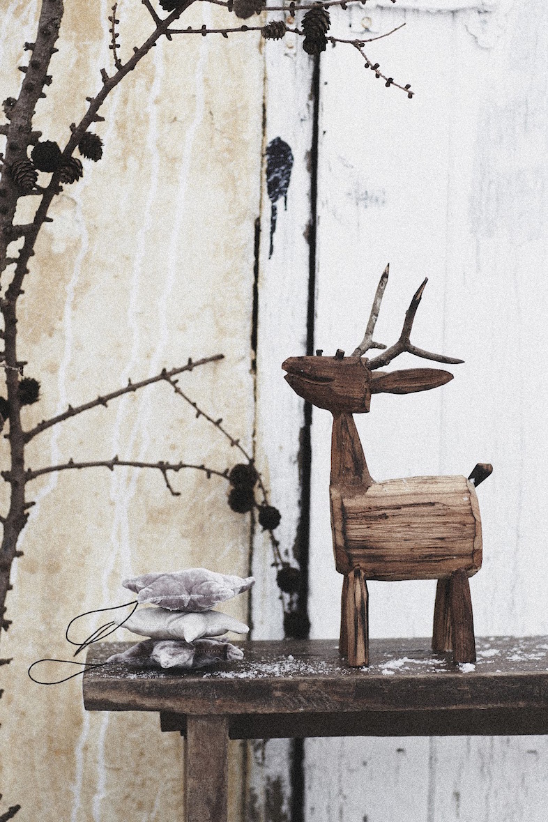 surprising tabletop christmas decorations show brilliant small wooden deer on charming rustic table combine cool dry tree