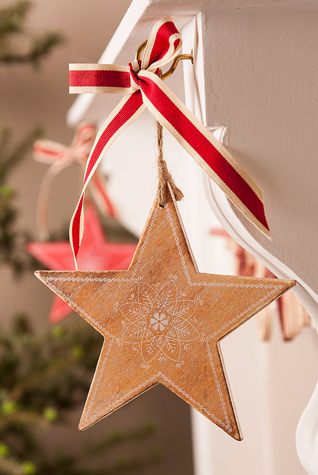 wooden star scandinavian christmas decorations