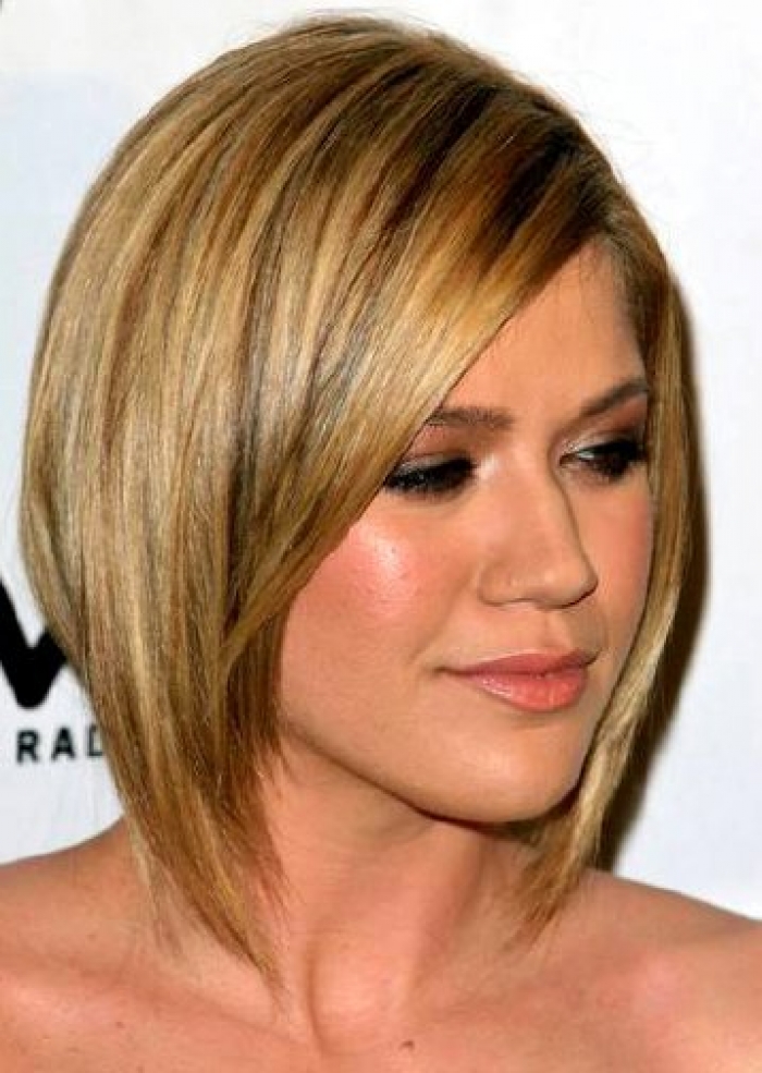 Short hairstyles for square faces and thick hair