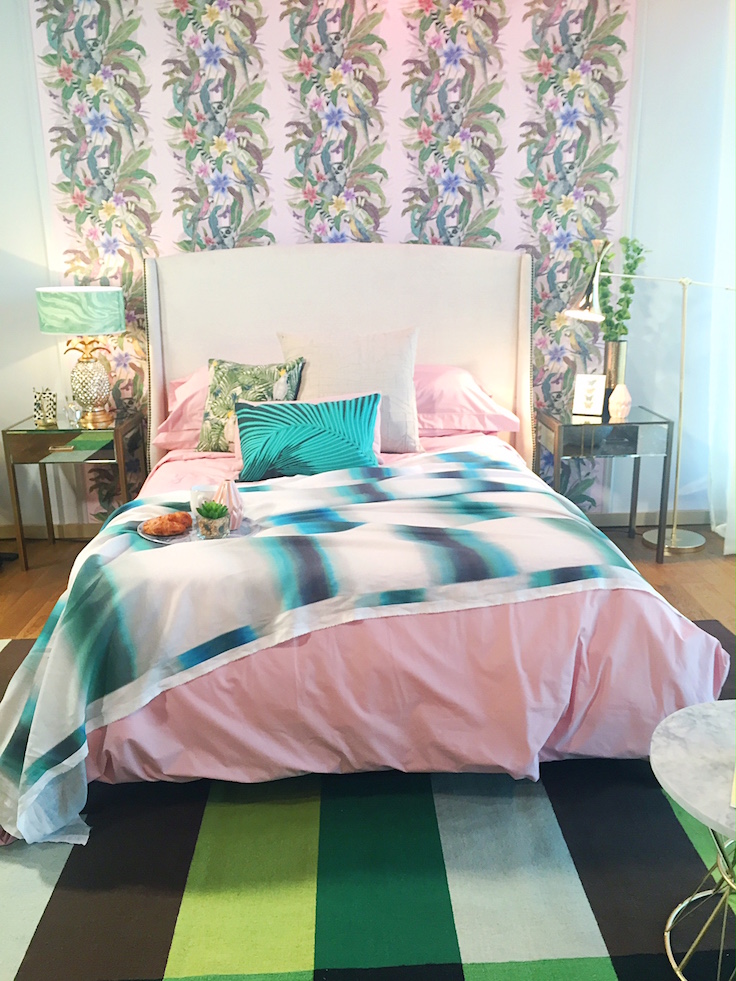 15 Bright Tropical Bedroom Designs - Feed Inspiration
