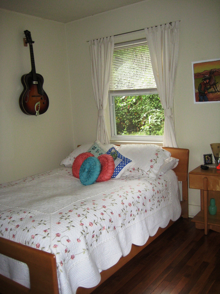 mid-century modern bedroom