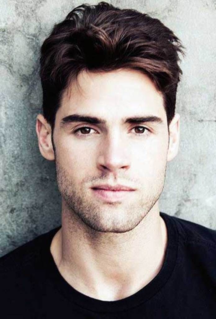 popular mens hairstyles for round faces