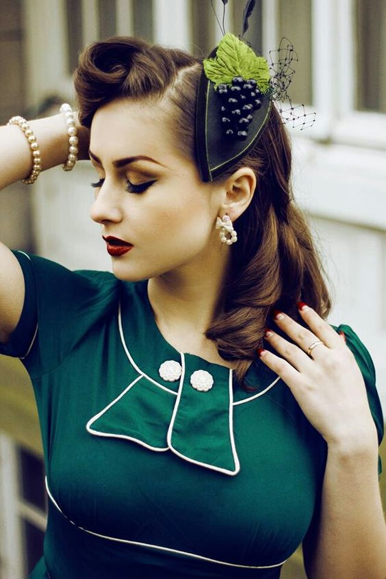 1940s Hairstyles For Womens To Try This Year - Feed Inspiration