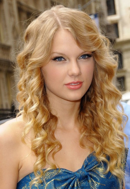 Celebrity Long Curly Hairstyles for Girls