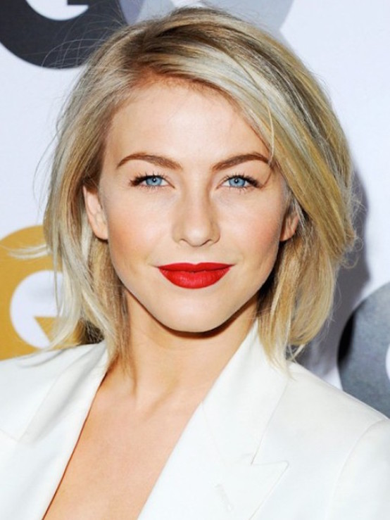 Easy Daily Short Straight Hairstyle from Julianne Hough