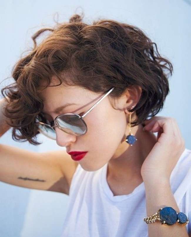 Easy Short Curly Hair Styles for Summer