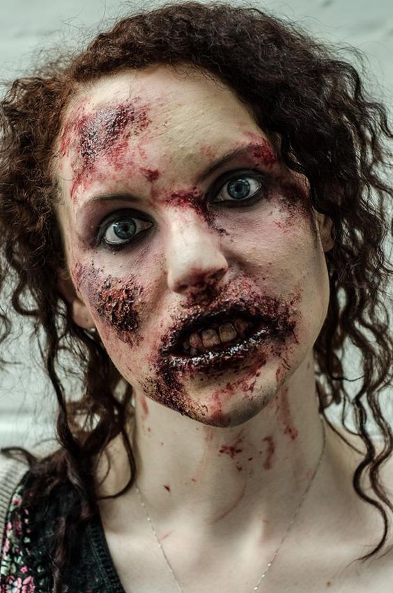 Easy zombie Halloween look!