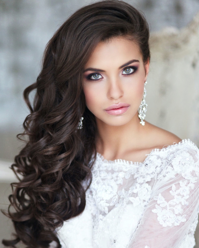 Extraordinary Long Curly Wedding Hairstyles