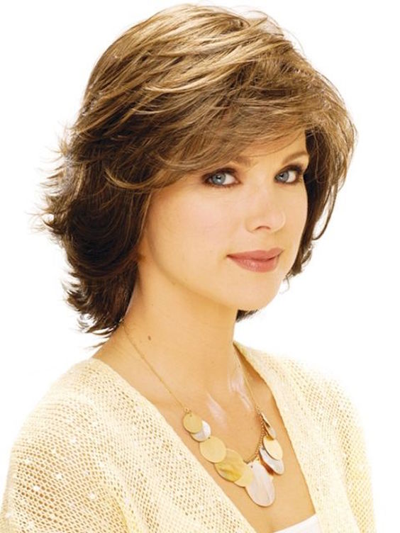 Medium Length Hairstyles for Round Faces