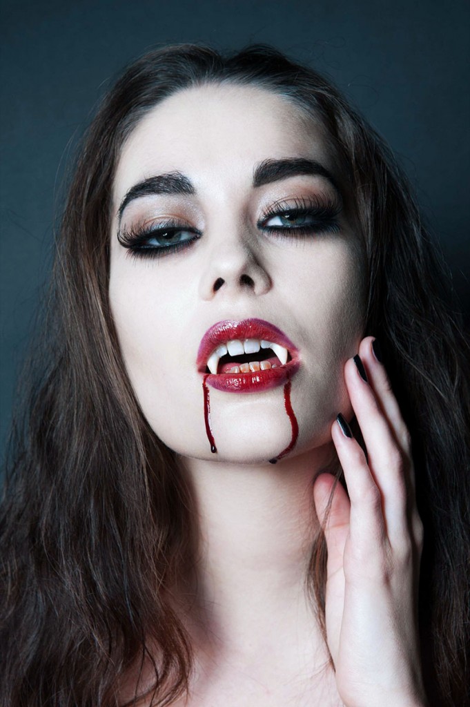 Perfect Vampire Make-Up this Halloween