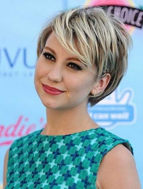 Short Haircut with Layered Sides for Round Faces