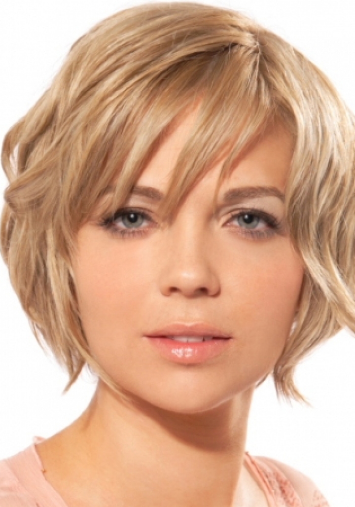 Short Hairstyles for Round Face
