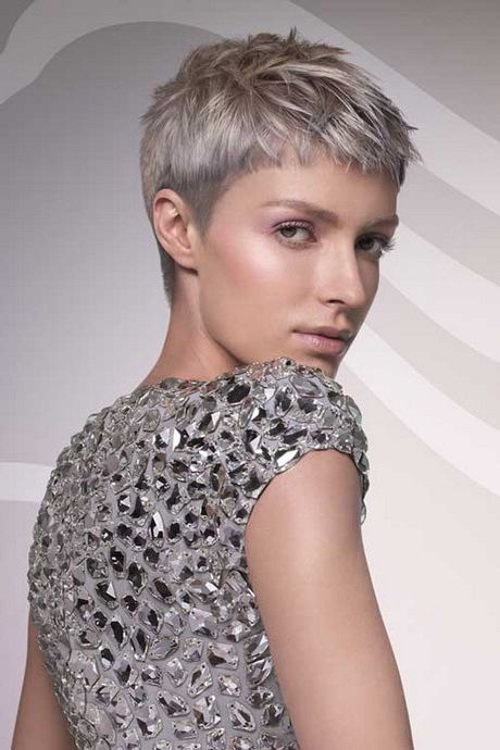 Short gray hairstyles for women