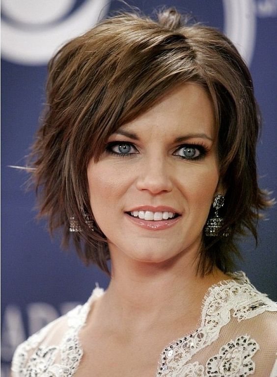 Short layered hairstyles with side bangs