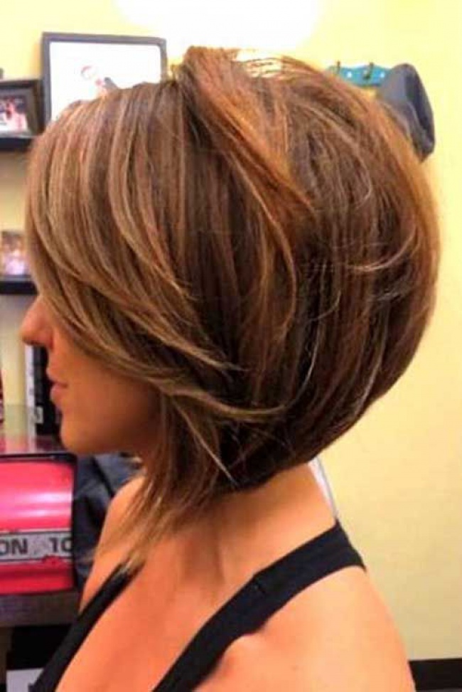 inverted bob with side bangs