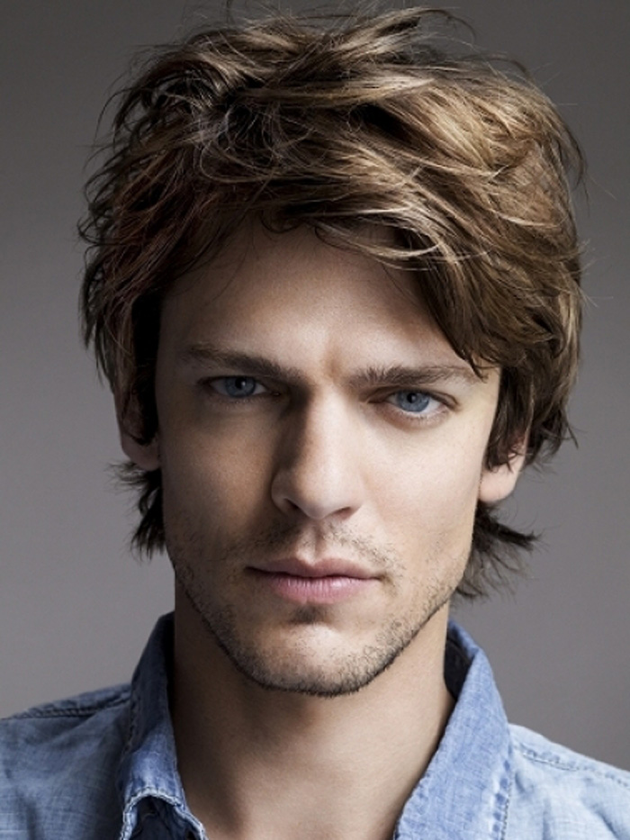 20 Cool Wavy Hairstyles For Men - Feed Inspiration