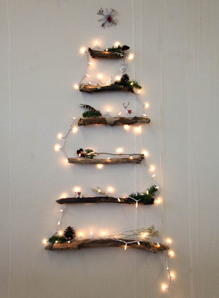 amazing christmas tree on wall with lights