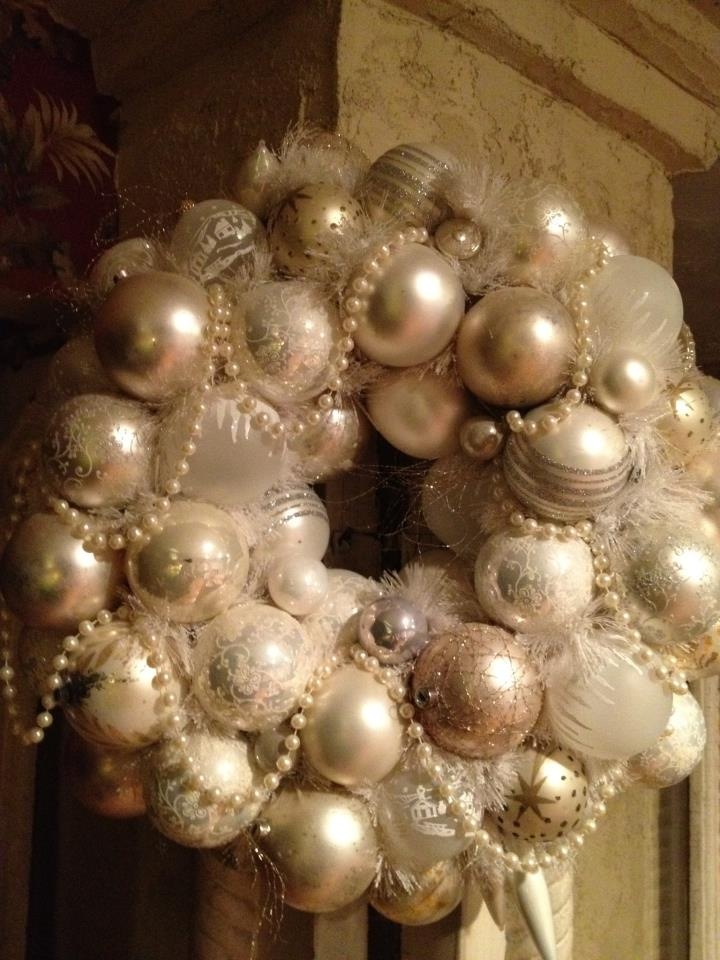 awesomely shabby chic christmas wreath