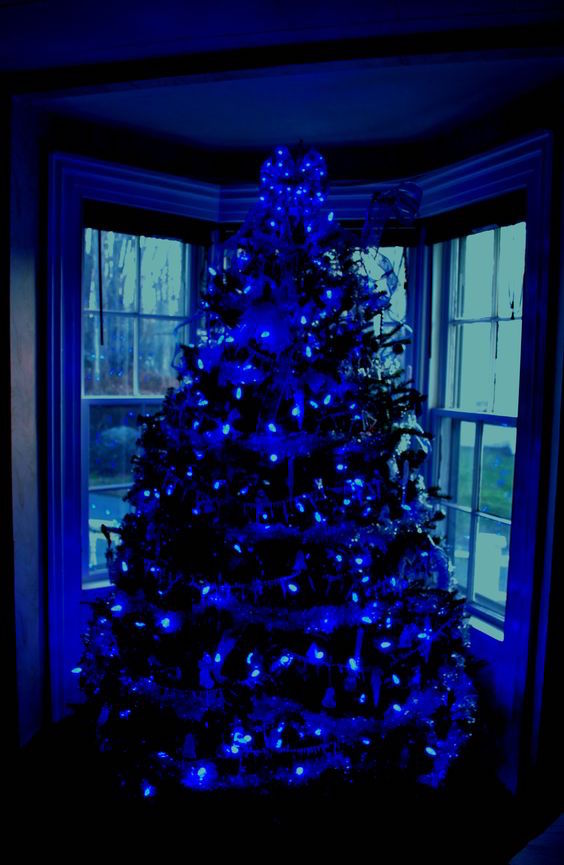 blue christmas tree decor ideas