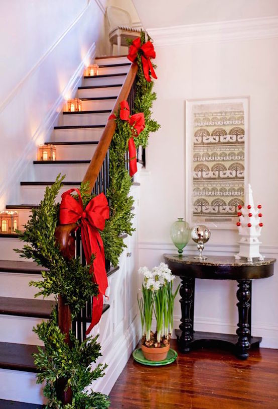 brilliant christmas staircase decorations