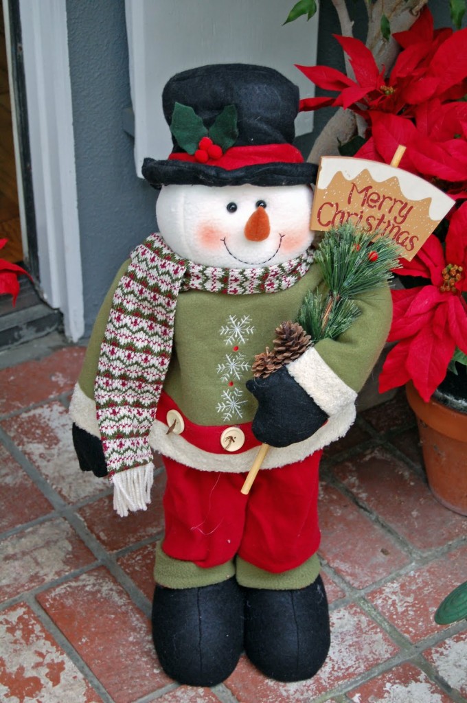 Charming Christmas Front Porch Decorating Ideas