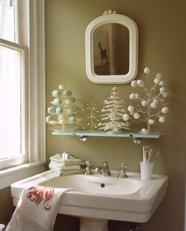 Amazing Christmas Bathroom Decoration Ideas