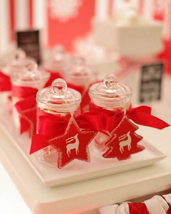 christmas red white colors theme party favors ideas