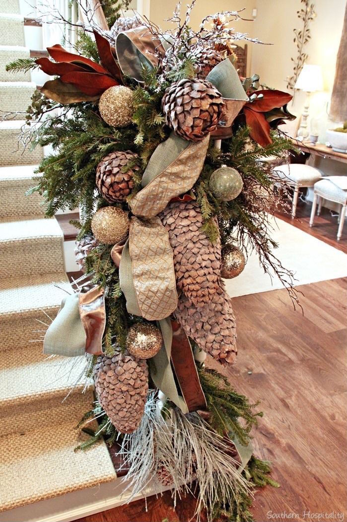 Christmas Staircase Decor Ideas That You Will Love