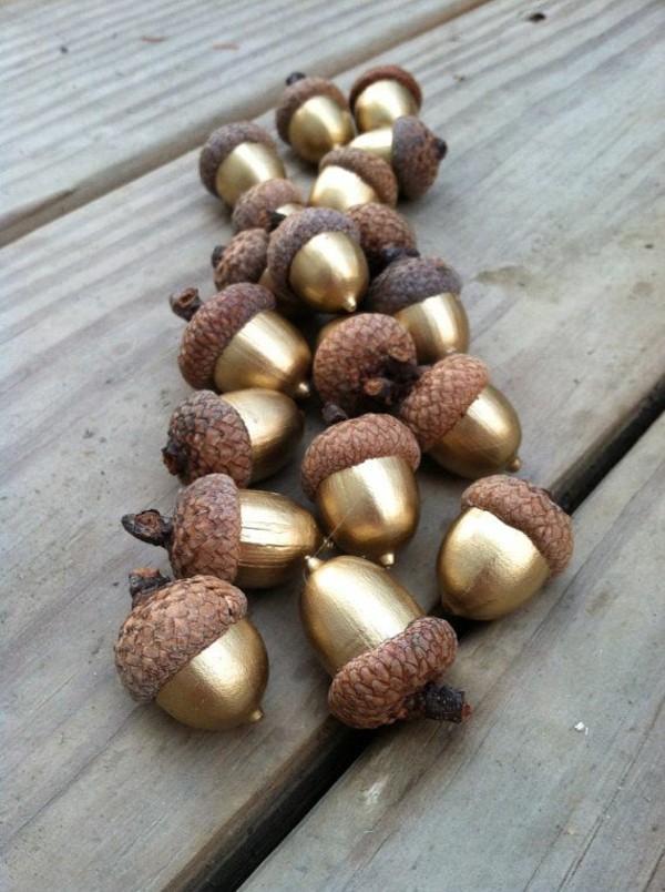 christmas crafts shiny acorns