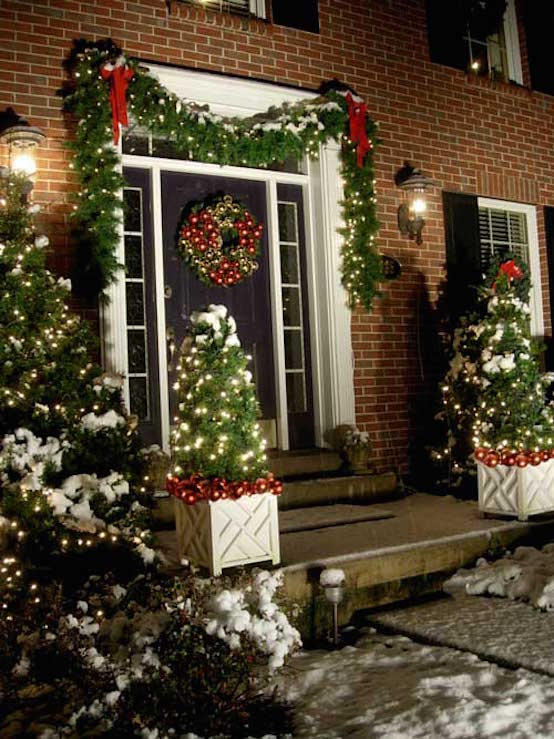DIY Christmas Porch Decorations That Will Melt Your Heart