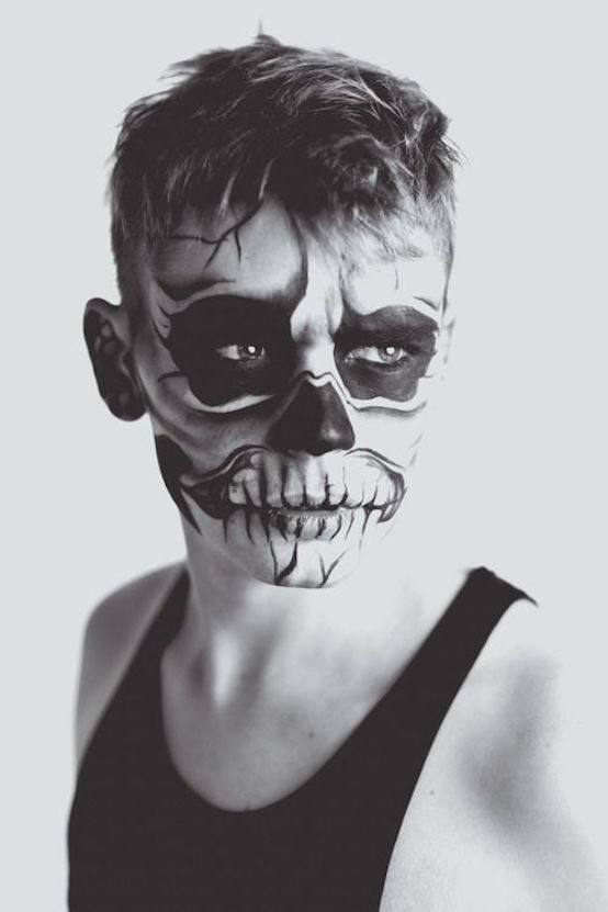 Skull makeup black and white