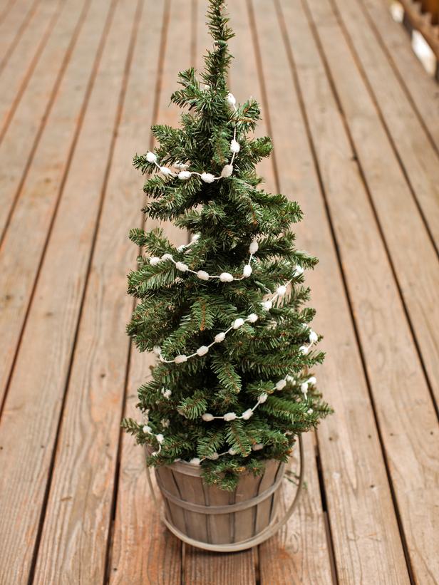 Small Christmas Tree Decorating Ideas