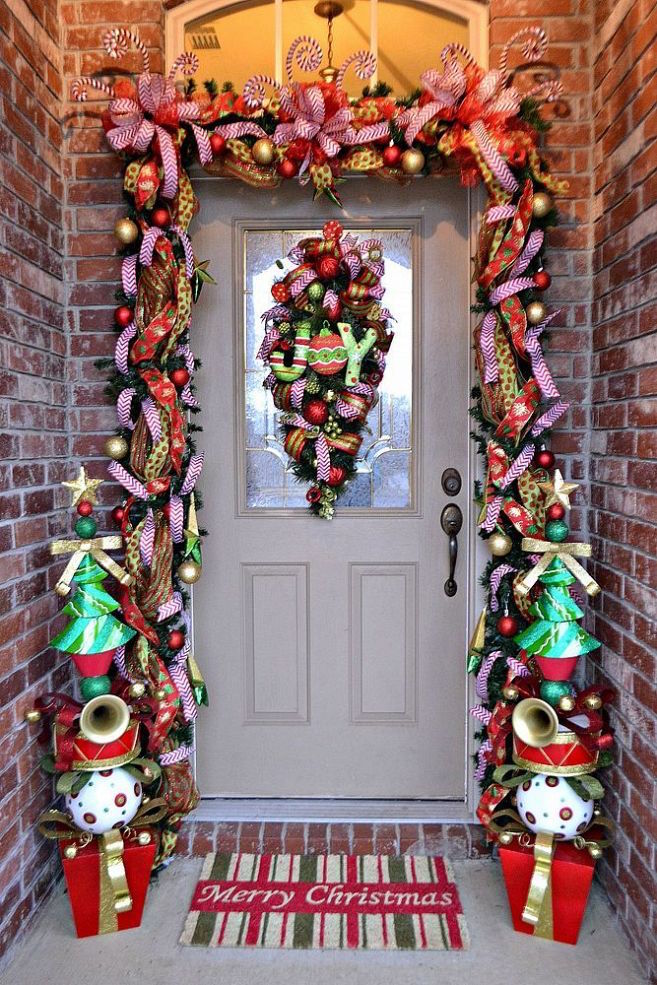 amazing christmas front door decor