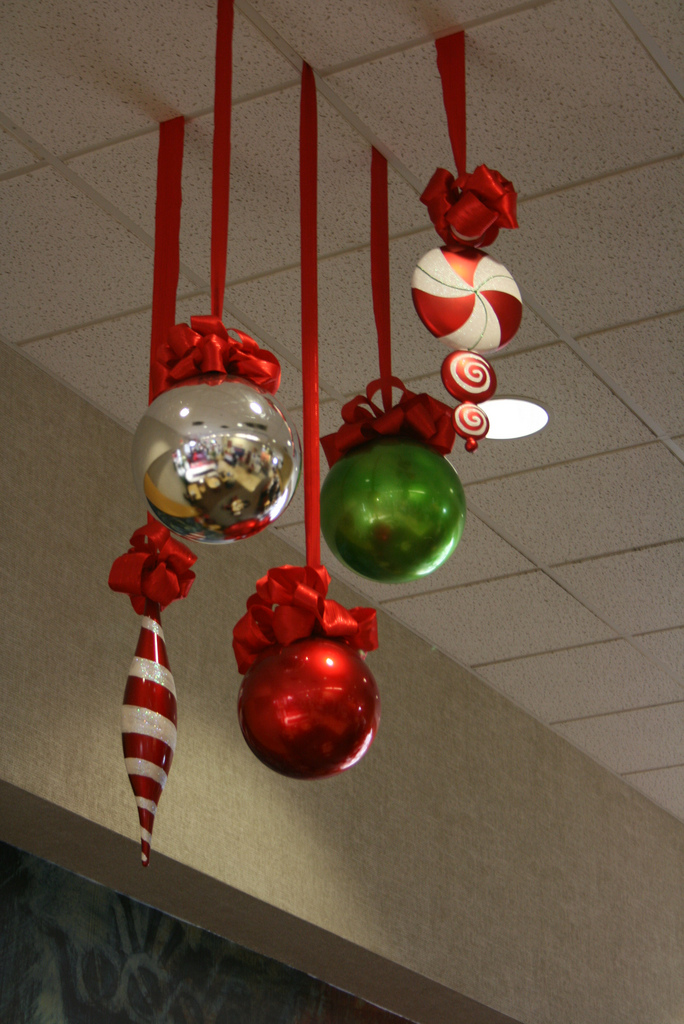 christmas decorations ideas for office