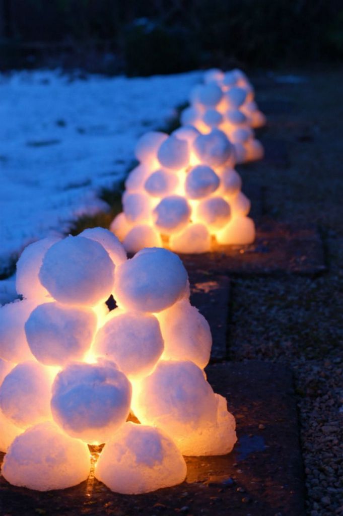 christmas snow lanterns