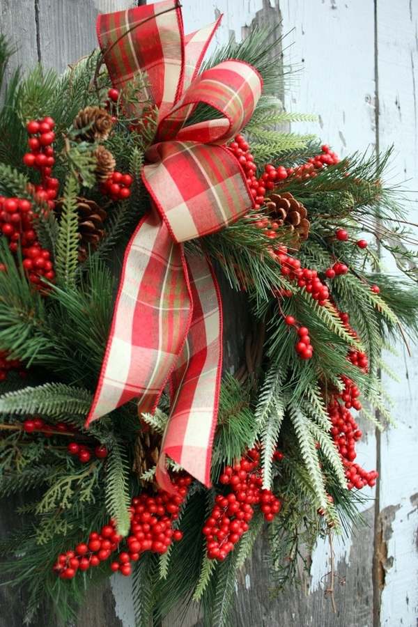 30 Christmas Wreaths Decorating Ideas To Try Now Feed