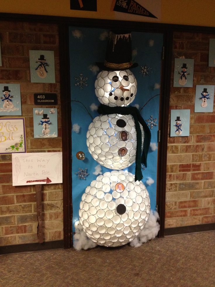 holiday door decoration contest entry